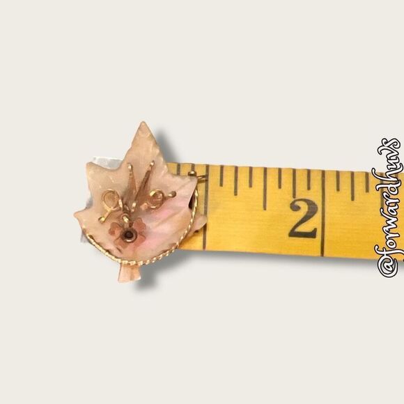 Mother of Pearl Brooch with Gold Wire Initial and Clover Accent - Picture 9 of 10